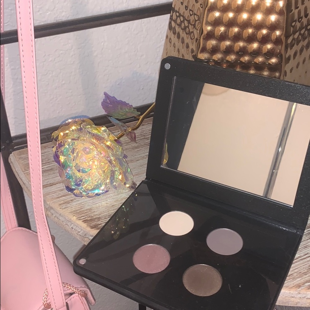 Eye showdown palette